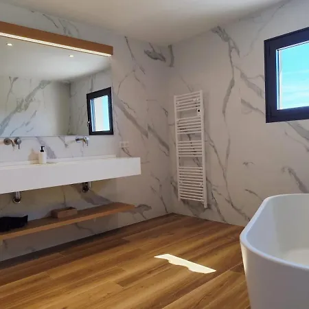 Sandora, Luxury 12 Guests, Walk To