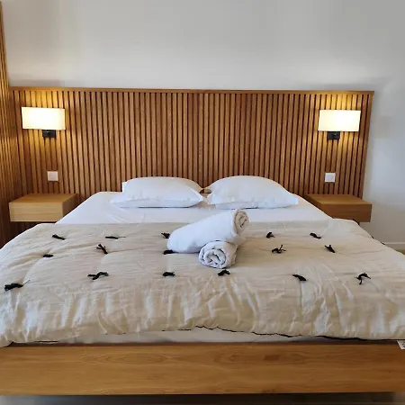 Villa Sandora, Luxury 12 Guests, Walk To