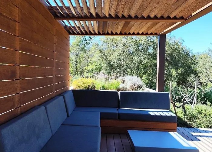 Sandora, Luxury 12 Guests, Walk To Villa *