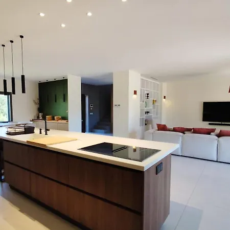 Sandora, Luxury 12 Guests, Walk To Villa Zonza