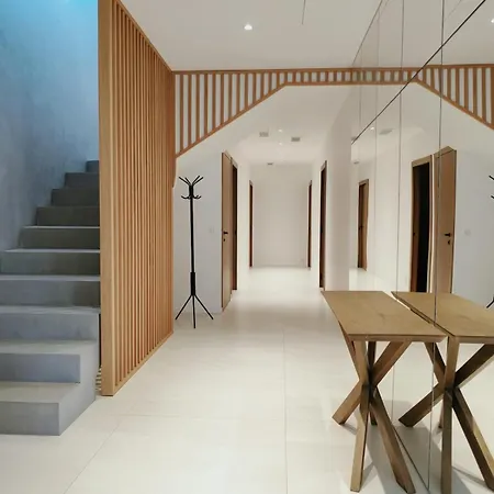 Sandora, Luxury 12 Guests, Walk To