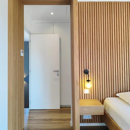 Sandora, Luxury 12 Guests, Walk To Villa