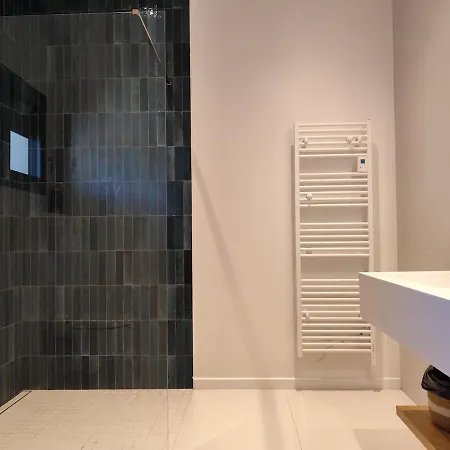 Sandora, Luxury 12 Guests, Walk To ゾンザ