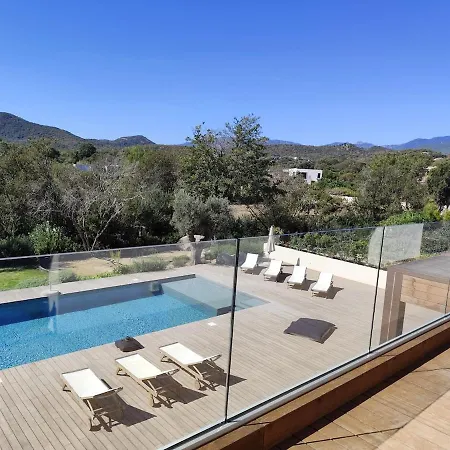Villa Sandora, Luxury 14 Guests, Walk To