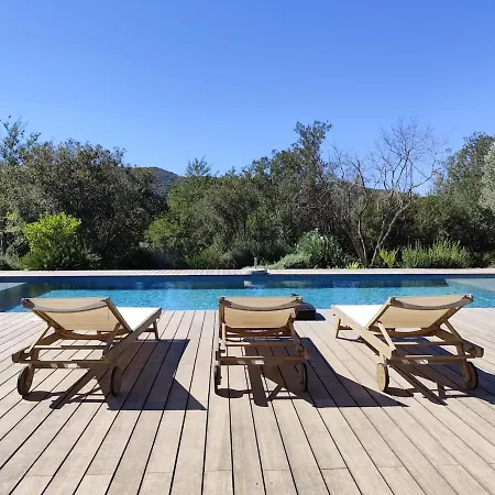 Sandora, Luxury 14 Guests, Walk To *