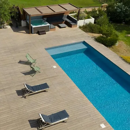 Sandora, Luxury 14 Guests, Walk To *