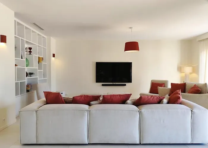 Sandora, Luxury 12 Guests, Walk To