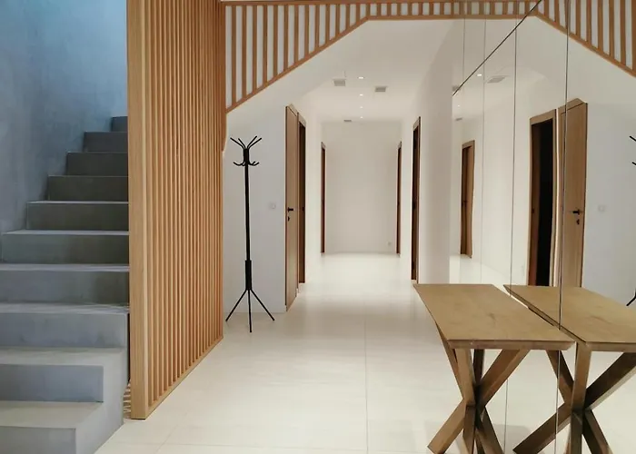 Sandora, Luxury 12 Guests, Walk To