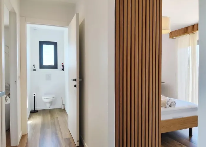 Sandora, Luxury 12 Guests, Walk To 宗扎