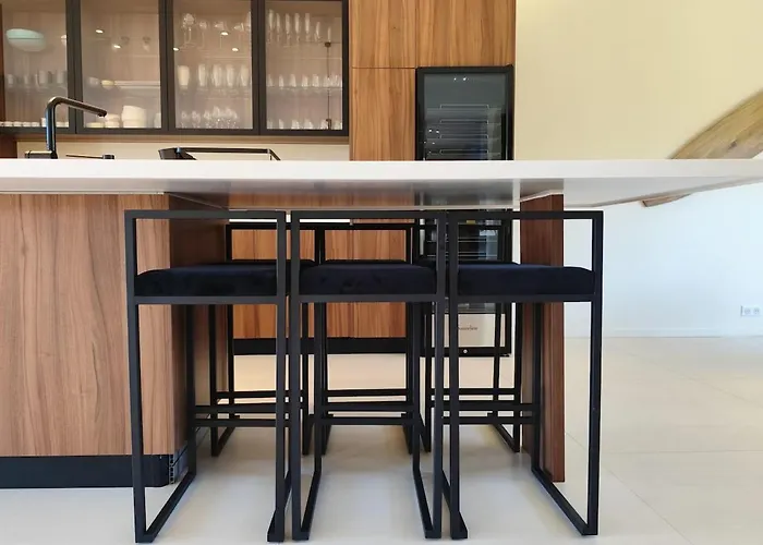 Sandora, Luxury 12 Guests, Walk To